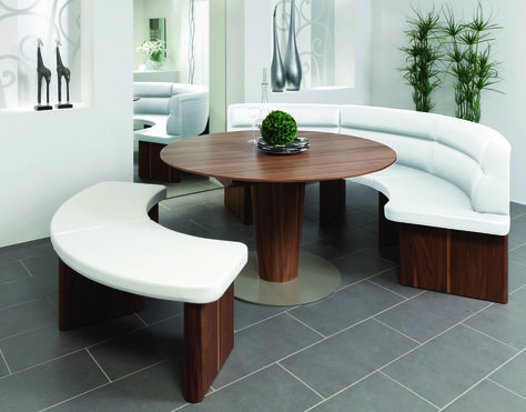 WÖSSNER    220 Elm 302  This Rundbank dining table has a high contemporary style and upholstered seats. Round Table With Bench Seating, Round Table With Bench, Round Dinning Room Table, Curved Banquette Seating, Contemporary Tiny House, Coin Banquette, Table With Bench Seat, Curved Banquette, Kitchen Dinette