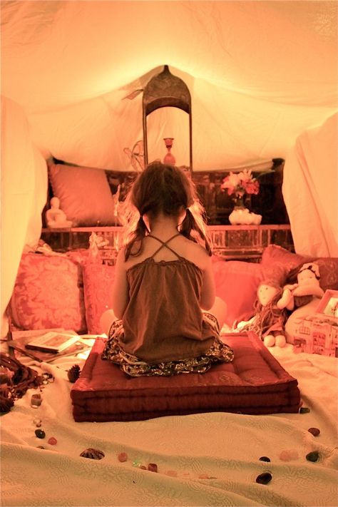 The peace tent! Creating a calm space where your kid can read or relax is a must! They love little sanctuary! Calm Space, Meditation Corner, Meditation Rooms, Zen Room, Meditation Area, Meditation Altar, Zen Space, Yoga Space, Power Of Meditation