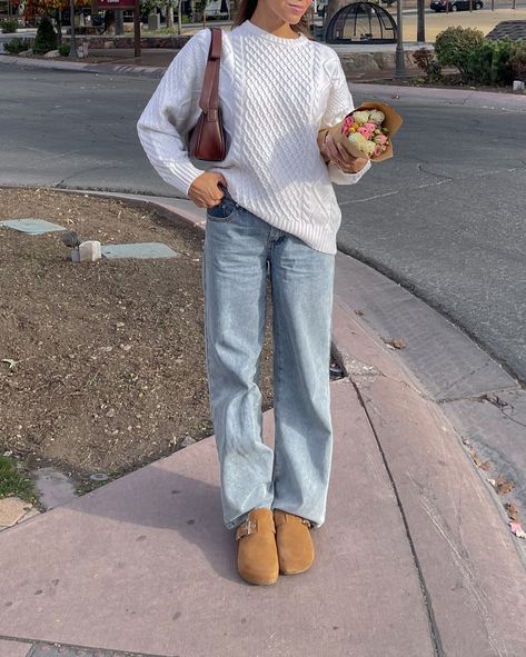 clogs szn 🤎🧸 @projectcloudofficial Birkenstock Clogs Outfit Winter, Leather Clogs Outfit, Clogs Outfit For Women, Clog Outfit Fall, Platform Clogs Outfit, Clogs Outfit Winter, Outfits With Clogs, Clog Outfits, Birkenstock Clogs Outfit