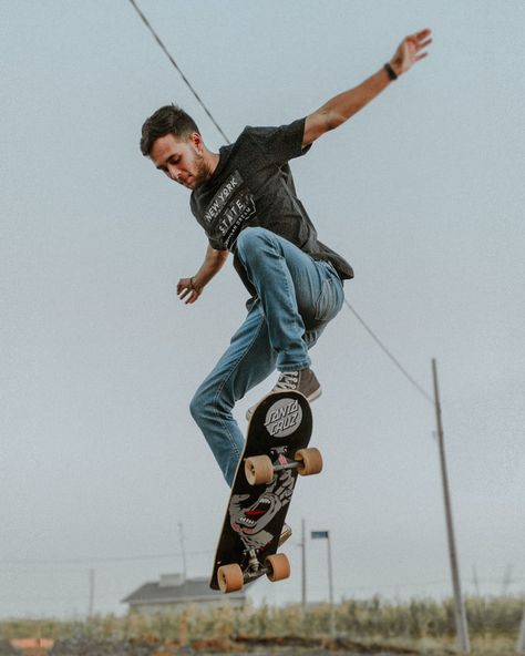 Skater Poses, Skateboard Pictures, Skateboard Deck Art, Deck Art, Skateboard Photography, Action Pose Reference, Anatomy Poses, Body Reference Poses, Longboards