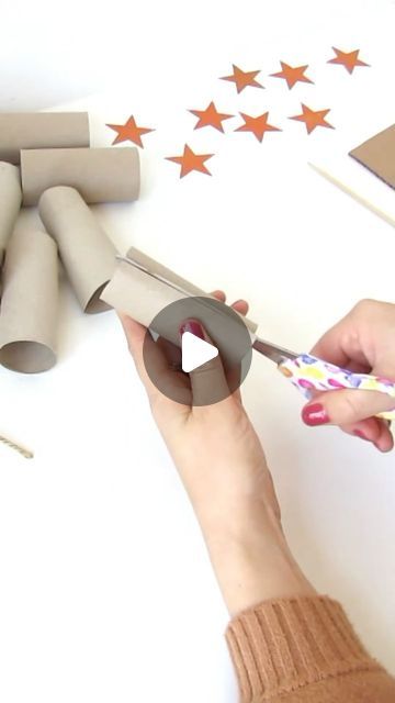 Decoracion Navidad Diy, Toilet Paper Roll Art, Mini Christmas Trees, Christmas Toilet Paper, Toilet Roll Craft, Rolled Paper Art, Christmas Star Decorations, Paper Christmas Decorations, Toilet Paper Crafts