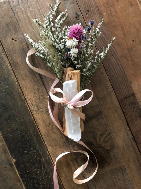 Herb Wedding, Lavender Wedding Flowers, Globe Amaranth, Sage Smudging, White Sage Smudge, Dried Bouquet, Baby Shower Guest, Plant Dyes, Smudge Sticks