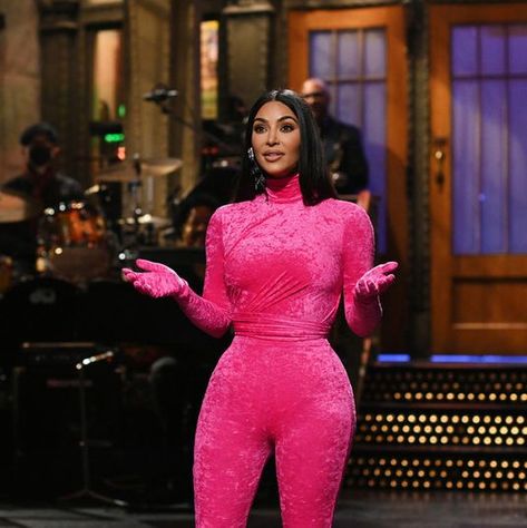 Kim Kardashian And Kanye, Number Patterns, Gloves Design, Velvet Jumpsuit, Bodycon Jumpsuit, Design Stand, Snl, Looks Chic, Pink Outfit