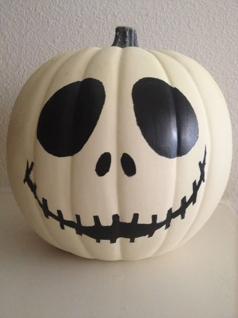 Jack Skellington glow-in-the-dark pumpkin. Pumpkins Decorating, Carve Pumpkins, Jack Skellington Pumpkin, Dekorasi Halloween, Jack The Pumpkin King, Disney Pumpkin, Image Halloween, Labu Halloween, Halloween Pumpkins Painted