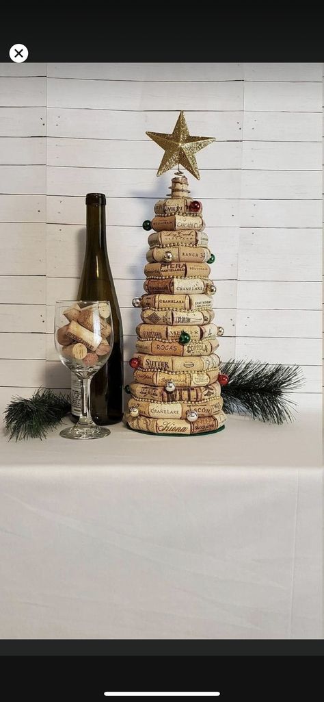 Cork Christmas Tree, Wine Cork Diy Projects, Wine Cork Crafts Christmas, Cork Diy Projects, Wine Cork Christmas Tree, Cork Christmas, Cork Crafts Christmas, Cork Christmas Trees, Wine Cork Wreath