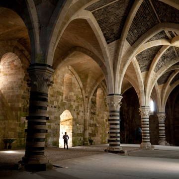 © OUR PLACE The World Heritage Collection / Susan Wright Castle Interior Medieval, Royal Castles Interior, Greek Castle, Inside Castles, Castle Floor Plan, Castle Interior, Stone Interior, Castles Interior, Royal Castles