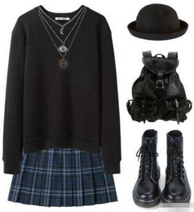 Best Cute Overall Outfits : Fashion punk grunge sweaters 25 Ideas Look Grunge, Hipster Grunge, Black Clothes, Fashion Images, Plaid Skirt, Doc Martens, Grunge Fashion, Grunge Outfits, Edgy Fashion