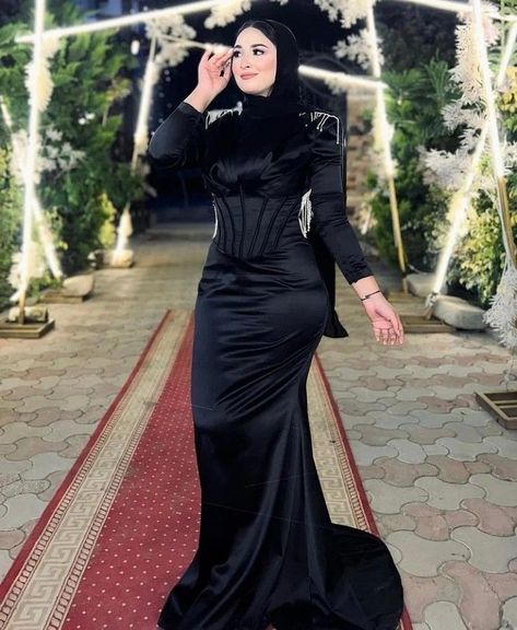 Black Soiree Dresses For Hijab, Hijabi Dresses Soiree, Dresses Soiree, Soiree Dresses For Hijab, Hijab Soiree, Dress Soiree, Hijabi Dresses, Women Party Dresses, Simple Long Dress