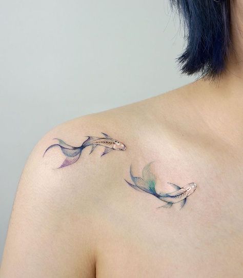 Delicate Fish Tattoo, Koi Fish Collar Bone Tattoo, Fish Wrist Tattoo, Small Fish Tattoos, Tatuaje Cover Up, Pisces Tattoo Designs, Pisces Tattoos, Bone Tattoos, Muster Tattoos