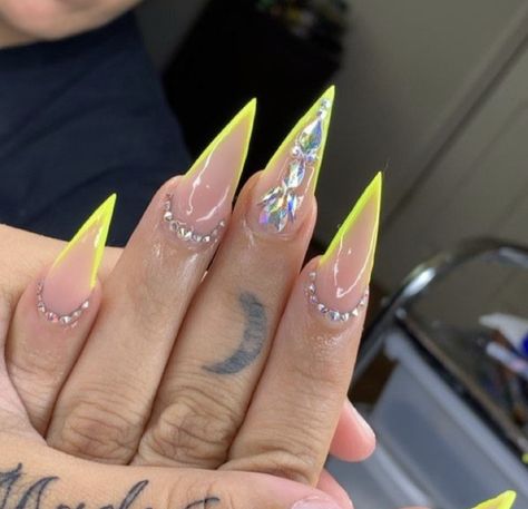 Almond Acrylic Nails Designs, Stilleto Nails Designs, Wow Nails, Edge Nails, Drip Nails, Ombre Acrylic Nails, Nails Aesthetic, Stiletto Nails Designs, Nail Stuff