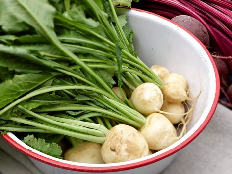 The Best Ways to Cook White Beets White Beets, Cooking Beets, Radish Greens, Winter Vegetable, Winter Veggies, Salsa Yogurt, Kitchen Gardens, English Peas, Planting Tips