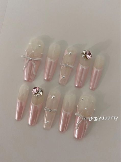 Croquette Nails (@yuuamy) #nails #naildesign #nailartistry #nailart #manicure #pedicure #nailsofinstagram #instanails #naillenspiration #nailtrends #nailgoals #prettynails #cutenails #fancynails #acrylicnails #gelnails #longnails #shorthnails #Valentine'sdaynails #Valentine'sday Ballet Nails, Asian Nails, Blush Nails, Pretty Gel Nails, Gel Press, Really Cute Nails, Soft Nails, Ballerina Nails, Kawaii Nails