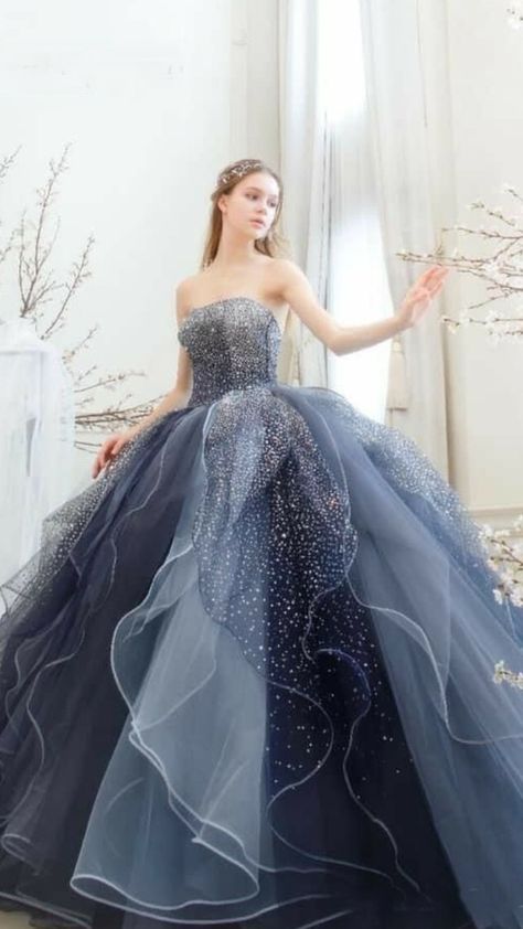 Debut Gowns, Debut Dresses, Gowns Dresses Elegant, Old Fashion Dresses, Princess Ball Gowns, Cute Prom Dresses, Stylish Party Dresses, Pretty Prom Dresses, Fairytale Dress