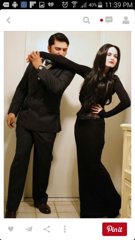 Halloween Couples Costumes Ideas, Unique Halloween Costume Ideas, Halloween Couples Costumes, Different Halloween Costumes, Morticia And Gomez, Cosplay Couple, Couples Cosplay, Couple Cosplay, Gomez And Morticia