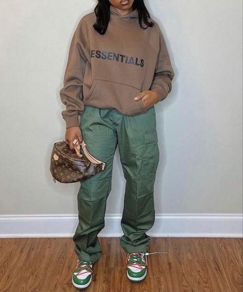 Olive Green Dunks Outfit, Olive Green Dunks, Green Dunks Outfit, Green Joggers Outfit, Green Dunks, Dunks Outfit, Fall Attire, Green Joggers, Joggers Outfit