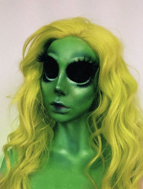 Alien Makeup Halloween, Alien Halloween Makeup, Makeup Competition, Face Paint Party, Halloweenský Makeup, Alien Makeup, Alien Halloween, Animal Makeup, Alien Face