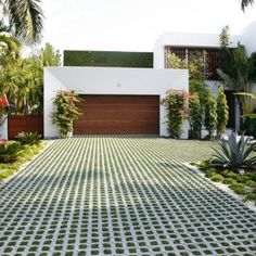 easyblock driveway with concrete block artificial grass inserts Grass Pavers Driveway, Grass Driveway, Permeable Driveway, Grass Pavers, Modern Driveway, Driveway Paving, Driveway Design, Driveway Landscaping, Paver Driveway