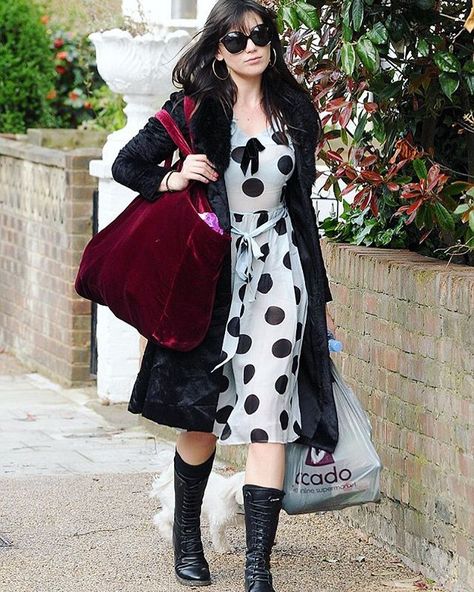 Daisy Lowe out in London, 1st of May 2016. #daisylowe #streetstyle #candids #yass #fashion Daisy Lowe Style, Daisy Lowe Hair, Vital Spring, Nick Grimshaw, Daisy Lowe, Clothes Style, Famous Faces, New House, East London