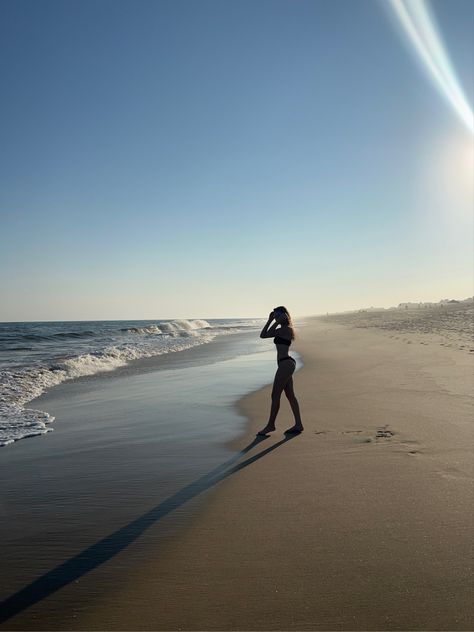 Beach Pics Aesthetic No People, Picture Ideas No Face, Beach Inspo Pics Photo Ideas No Face, No Face Instagram Pictures, Outfit Pics No Face, No Face Beach Poses, Beach Pictures Without People, No Face Photo Ideas Instagram, No Face Beach Pictures