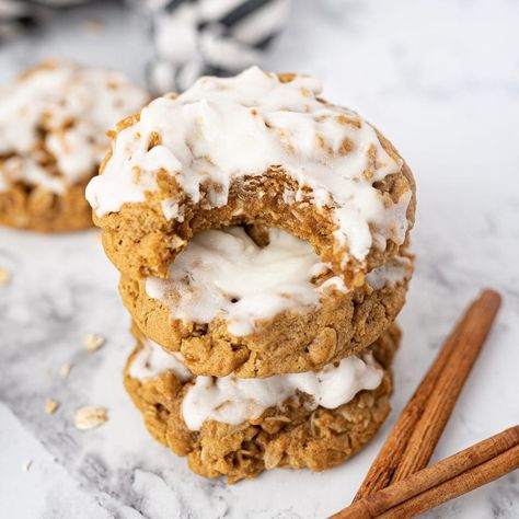 Gingerbread Oatmeal Cookies, Gingerbread Oatmeal, Gingerbread Cookie Dough, Chewy Gingerbread Cookies, Gingersnap Cookies, Cooking With Karli, Iced Oatmeal Cookies, Ginger Bread Cookies Recipe, Vanilla Icing