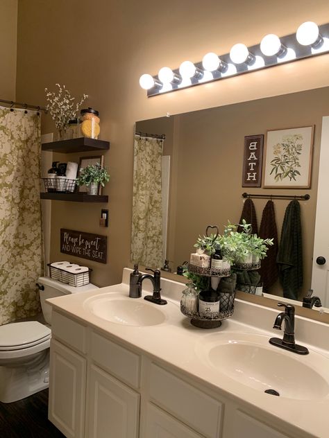 Restroom Decor Ideas Brown Cabinets, Brown And Grey Bathroom Decor, Aesthetic Brown Bathroom, Bathroom Decor Ideas For Couples, Green And Tan Bathroom Decor, Brown Tan Bathroom, Tan Wall Bathroom Ideas, Brown Restroom Decor Ideas, His And Her Sink Decor Ideas