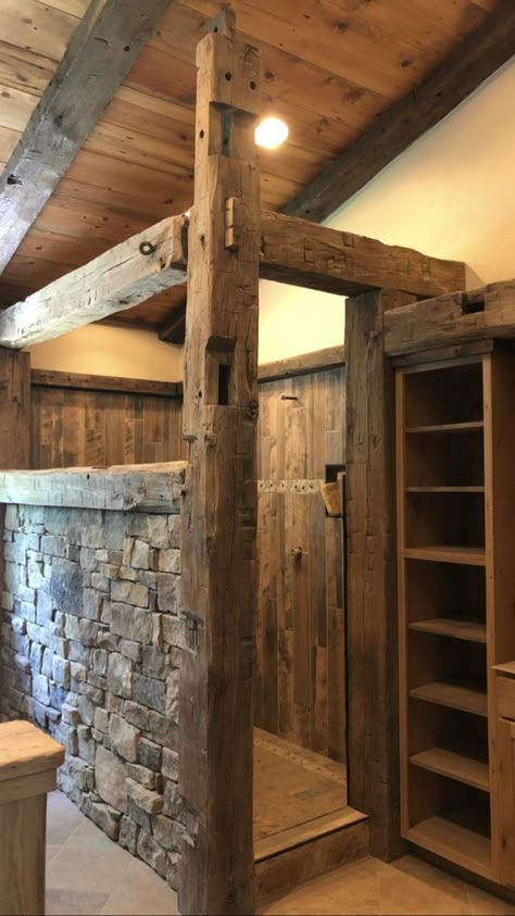 Cabin Bathrooms, Rustic Bathroom Designs, Rustic Home Design, Work Home, Rustic Bathrooms, Western Homes, Barn Style House, Closet Makeover, Beginner Woodworking Projects