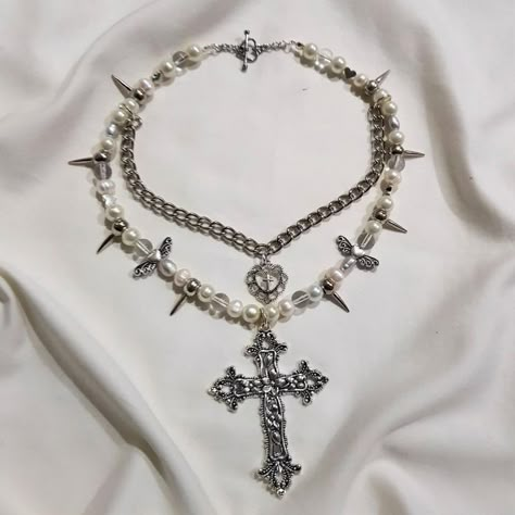 Pearl Cross Necklace, Gothic Jewellery, Grunge Jewelry, Edgy Jewelry, Alternative Jewelry, Goth Jewelry, Jewelry Accessories Ideas, Punk Jewelry, Handmade Wire Jewelry