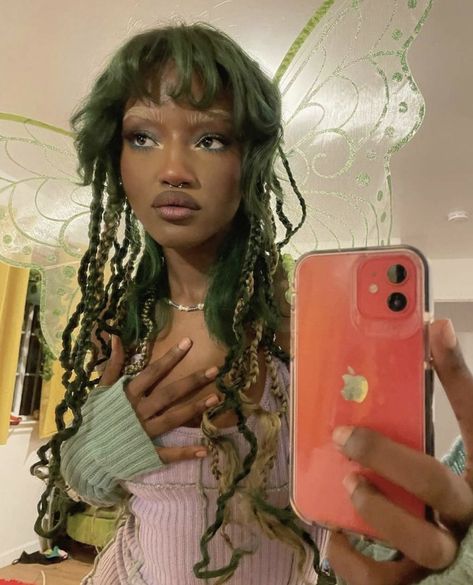 Outfits With Green Hair, Light Green Hair Aesthetic, Alt 4c Hairstyles, Swirl Hairstyle, Wolf Cut Braids, Natural Hair Styles Black Women, Green Braids, Fairy Hairstyles, Jellyfish Hair