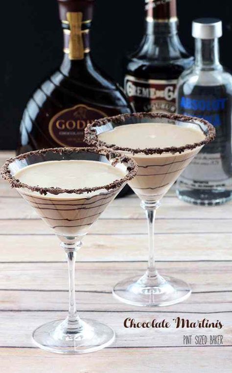 Chocolate Martinis - Godiva Chocolate Liquor, Vodka, and Creme de Cocoa with a touch of cream. It's the perfect dessert for adults! Chocolate Martini Godiva, Godiva Chocolate Liquor, Chocolate Martinis, Chocolate Martini, Diy Cocktails, Godiva Chocolate, Chocolate Liquor, Winter Cocktails, Martini Recipes