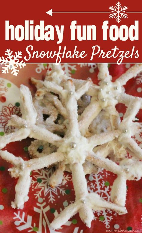 Holiday Fun Food Idea - Snowflake pretzels via momendeavors.com Snowflake Pretzels, Christmas Pretzel Treats, Stick Pretzels, Christmas Pretzel, Christmas Pretzels, Pretzel Treats, Treats Christmas, Salty Treats, Candy Ideas