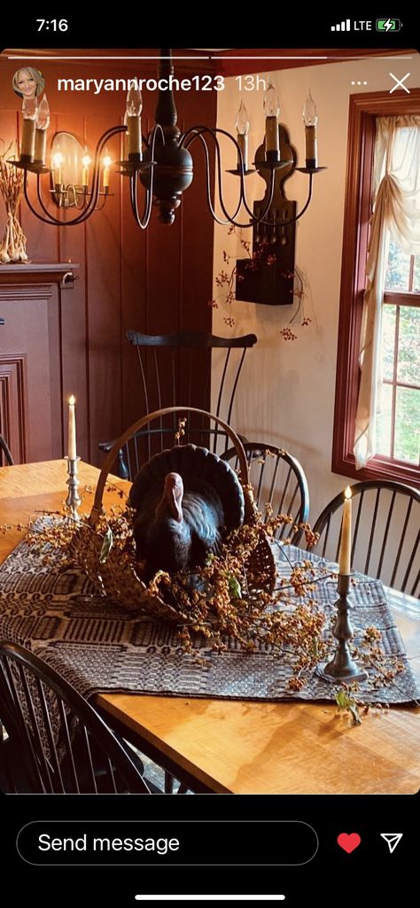 Primitive Thanksgiving Table, Primitive Thanksgiving, Colonial Dining Room, Country Colonial, Primitive Autumn, Primitive Fall Decor, Primitive House, Primative Decor, Primitive Colonial