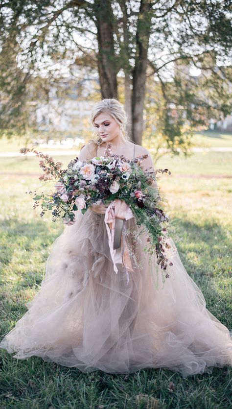 Romantic Victorian Wedding Inspiration in Shades of Pink | The Perfect Palette Victorian Wedding Inspiration, Cottage Core Wedding, Purple Fall Wedding, Witch Wedding, Victorian Halloween, Pink Goth, Sf Wedding, Goth Wedding, Garden Weddings