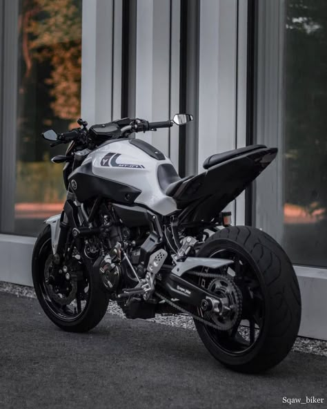 NakedBikez on Instagram: “Rate this bike from 1 to 100!🔥📸 Yamaha MT07  Follow @nakedbikez for more🔝  credits @sqaw_biker” Naked Bikes, Moto Wallpapers, Xe Ducati, Yamaha Mt07, Image Moto, Мотоциклы Cafe Racers, Motorcross Bike, Yamaha Bikes, 1 To 100