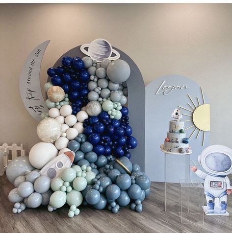 Astronaut Theme, Baby Boy Birthday Themes, Astronaut Baby, Planet Birthday, Astronaut Party, Boys First Birthday Party Ideas, Boys 1st Birthday Party Ideas, Astronaut Birthday, Baby Birthday Themes