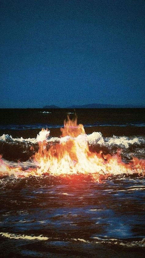 Cool Wallpapers Art, In The Ocean, The Last Airbender, Nara, A Fire, Aesthetic Photo, Cool Wallpaper, Pretty Wallpapers, Aesthetic Art