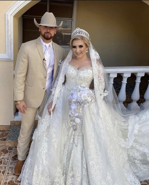 Charro Wedding Ideas, Rancho Wedding Mexican, Rancho Wedding, Hispanic Wedding, Charro Wedding, Wedding Dresses Vintage Princess, Mexican Inspired Wedding, Mexican Wedding Dress, Dream Wedding Decorations