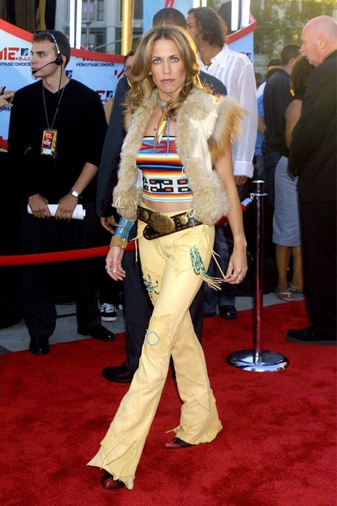 Pin for Later: Relive the Most Jaw-Dropping Looks From the MTV VMAs Sheryl Crow Sheryl was a little bit country, and a little bit rock 'n' roll in 2001. Vmas Red Carpet, 90s 2000s Fashion, Outrageous Fashion, Walk Down Memory Lane, Sheryl Crow, Blues Artists, 2000s Outfits, Boho Style Outfits, Crazy Outfits