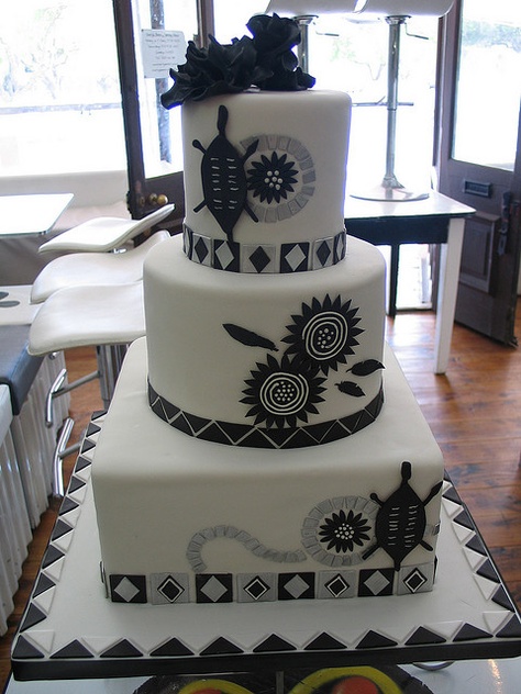 black wedding cake | Black & white African Traditional wedding cake in delicious chocolate ... Zulu Traditional Wedding Cakes, African Wedding Cakes, Zulu Traditional Wedding, African Cake, Zulu Wedding, Ivy Wedding, Black And White Wedding Cake, Incredible Cakes, Safari Wedding