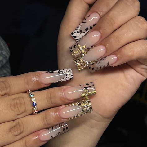 Cheetah x zebra print 🤎 IN LOVEEE ‘Classic Nude’ ‘048’ ‘112’ & “045” mix @vbeautypure #nails #nailsnailsnails #nailsofinstagram #nailsart #nailart #naildesigns #nailporn #nailartist #nailstagram #nailsmagazine #nailsinspiration #acrylicnails #nailtechnician #nailartist #nailaddict #longnails #cutenails Cheetah And Zebra Print Nails, Zebra And Cheetah Nails, Zebra Print Nails, Mexican Shoes, Cheetah Print Nails, Zebra Nails, Cheetah Nails, Birthday Inspiration, Nail Idea