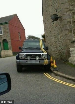 YOU HAD ONE JOB: Poor workmanship: Double yellow lines have been painted over a car parked in the way Job Fails, The Meta Picture, We Have A Winner, You Had One Job, One Job, Epic Fails, Funny Fails, Bones Funny, To Laugh