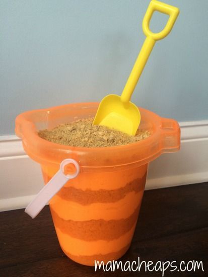 summer sand cake bucket shovel recipe c Cream Cheese And Cool Whip, Sand Pudding, Cookies Pudding, Sand Cake, Sand Bucket, Tasty Desserts, Beach Bucket, Fun Foods, Recipe Boards