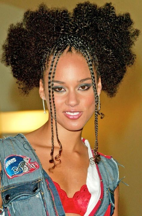 African expected hairstyles Cute Fulani braids are in trend. We bring you this awsome inspirational alica keys inspired braids that you will adore to wear. #TraditionalAfricanHairstyles Hairstyles In The 90s, Alicia Keys Hairstyles, 90's Hairstyles, Black Hair 90s, Alicia Keys Braids, 2000s Hairstyles, Wrap Tutorial, American Hairstyles, Hair Catalog