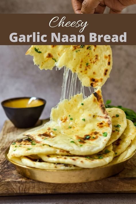 Cheesy Garlic Naan, Dinner Rolls Quick, Garlic Naan Bread Recipe, Recipes With Naan, French Bread Recipes, Naan Recipes, Garlic Naan Bread, Pizza Dough Bread, Garlic Naan Recipe