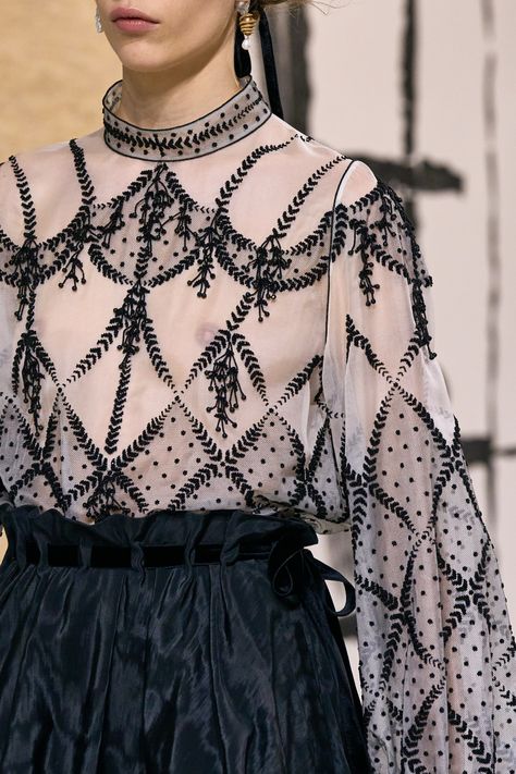 Christian Dior Spring 2024 Couture https://www.vogue.com/fashion-shows/spring-2024-couture/christian-dior/slideshow/detail#15 Dior Embroidery, 2024 Couture, Haute Couture Details, Christian Dior Haute Couture, 2025 Fashion, Couture Embroidery, Dior Haute Couture, Couture Details, Spring 2024