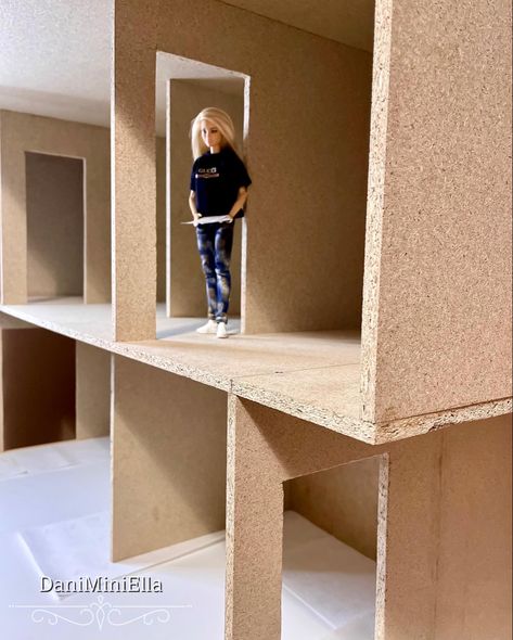 Handmade Barbie House, Barbie Furniture Diy Homemade, Barbie Furniture Plans, Barbie Poses, Barbie Display, Ideas Animal Crossing, Dolly House, Basement Ideas On A Budget, Dollhouse Decorating