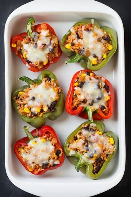 Chicken+Fajita+Stuffed+Peppers Easy Stuffed Pepper Recipe, Rotel Recipes, Easy Stuffed Peppers, Healthy Entrees, Ground Chicken Recipes, Stuffed Pepper, Chicken Stuffed, Chicken Fajita, Cooking Classy