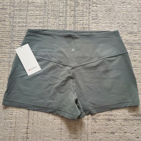 Lulu Align Shorts, Lulu Clothes, Lululemon Align Shorts, Cute Outfits Summer, Wishlist Ideas, Fitness Wear Outfits, Shorts Lululemon, Casual Preppy Outfits, Lazy Day Outfits