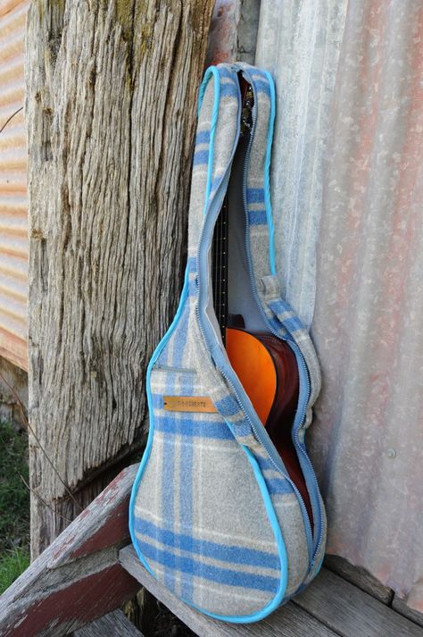 Repurposed: Old Blanket come Guitar Case Wool Blanket Upcycle, Sewing Shed, Blanket Craft, Guitar Diy, Woollen Blankets, Guitar Bag, Wool Blankets, Vintage Blanket, Quick Stitch