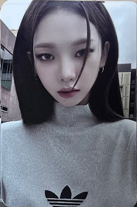 Karina Photocard Scan, My World Photocard, Karina Photocard, Dr Photoshoot, Aespa My World, Karina Fancam, Kpop Wishlist, Karina Yoo, Photocard Scan