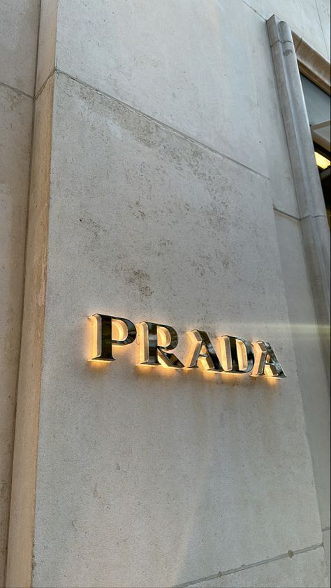 Designer Brands Aesthetic, Prada Wallpaper, Prada Sign, Brands Aesthetic, Prada Aesthetic, Phone Background Wallpaper, California Vibe, Paris Girl, Prada Logo